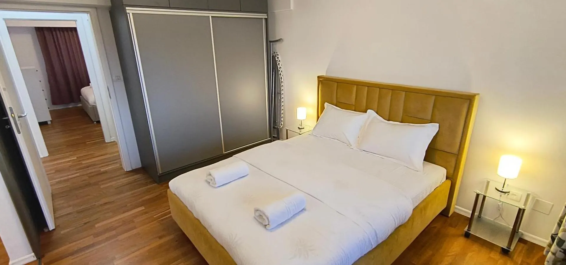 Luxury Intercontinental 4 Bedrooms Old City Brand New Apartment Bucharest Romania