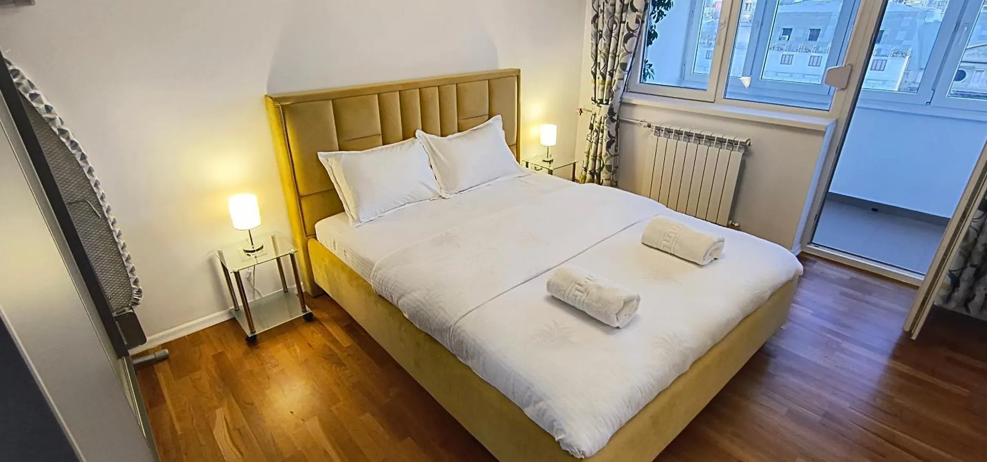 Luxury Intercontinental 4 Bedrooms Old City Brand New Apartment Bucharest