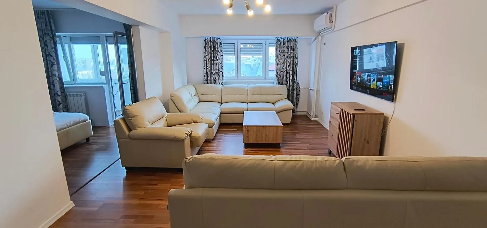 Luxury Intercontinental 4 Bedrooms Old City Brand New Apartment Bucharest 0*,  Romania