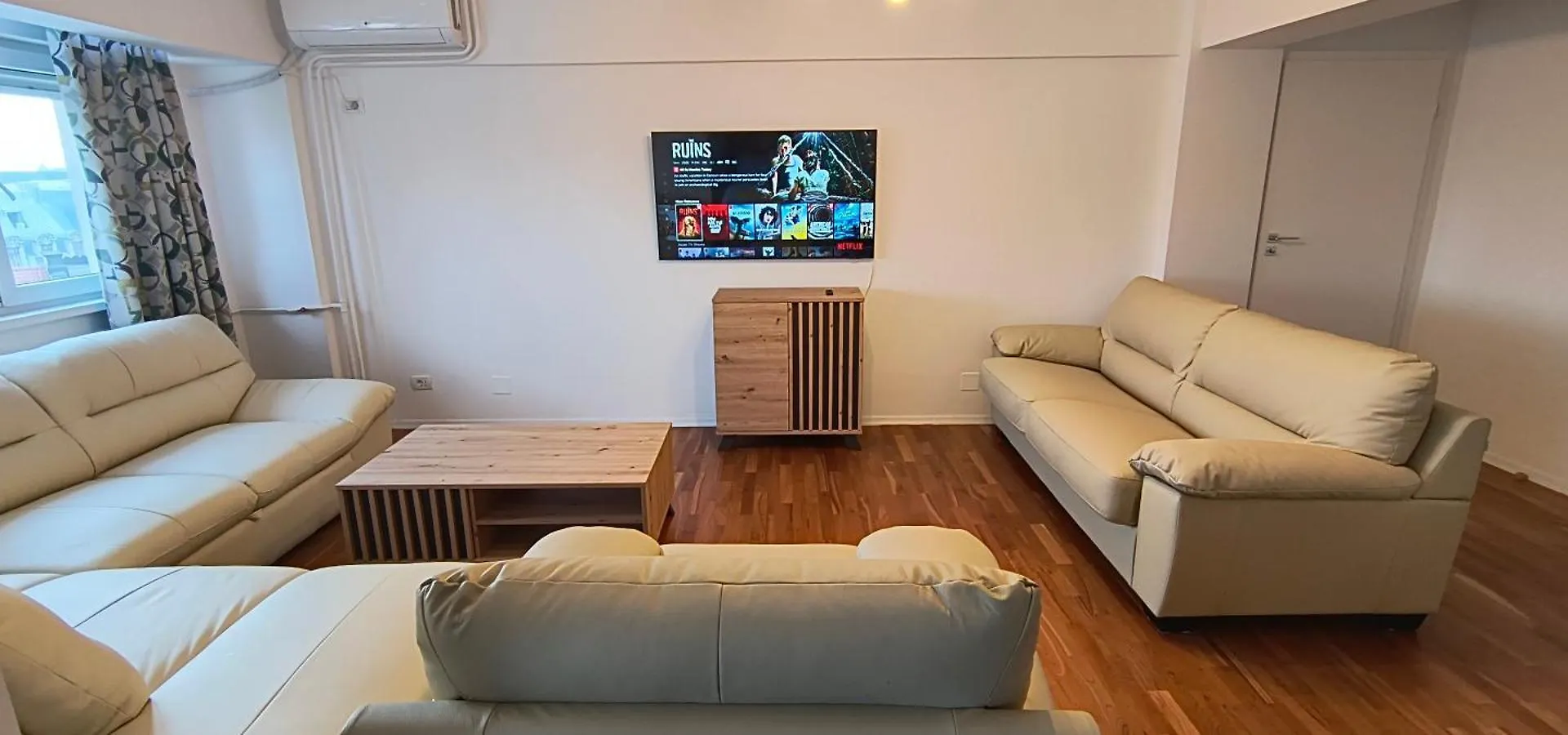 Luxury Intercontinental 4 Bedrooms Old City Brand New Apartment Bucharest